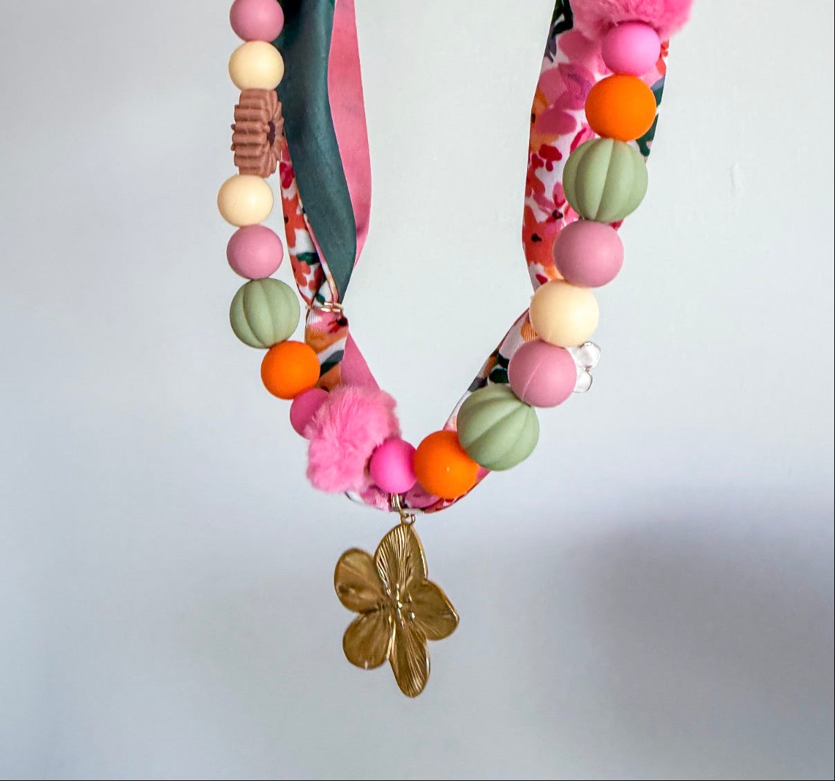 Sjaal met kralen ketting