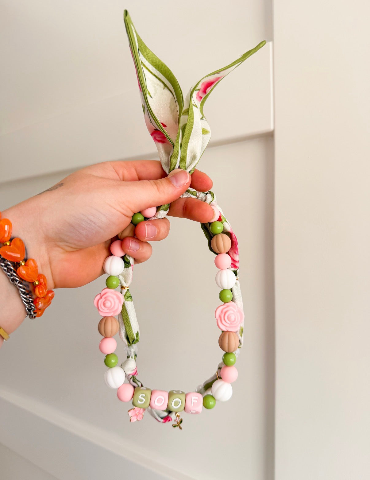 Sjaal met kralen ketting